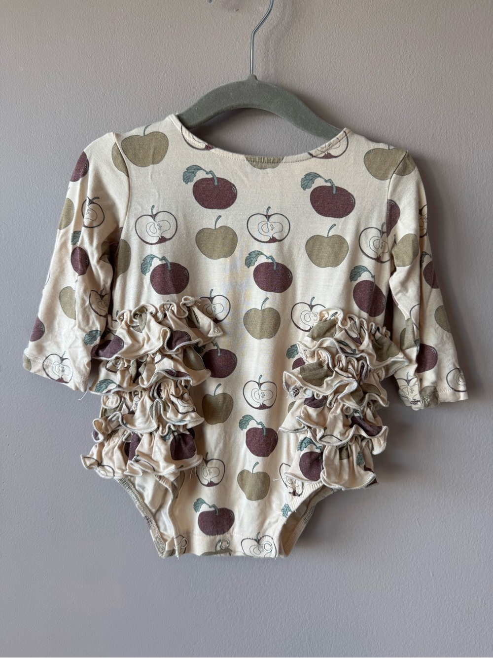 Kate Quinn Bamboo Apple Print Long Sleeve Side Ruffle Bubble Romper 6-12 Months